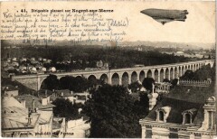Nogent s Marne Dirigeable planant France