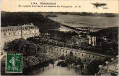 Vincennes Biplan Farman alimente d'Automobiline France à Vincennes
