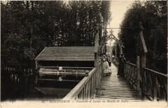 Montgeron Passerelle et Lavoir du Moulin de Senlis France à Montgeron