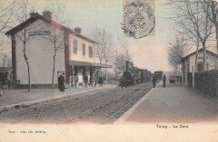 Toucy - La Gare - Train à Toucy