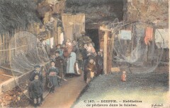 Dieppe - Habitation De Pecheurs Dans La Falaise à Dieppe