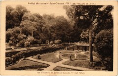 Viry-Chatillon Vue d'ensemble du Jardin Charles Perrault France