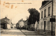 Angerville Entree de la Route de Dourdan France à Angerville