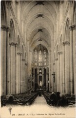Cholet Interieur de l'Eglise à Cholet