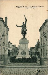 Arpajon Le Monument aux Morts Facade Principale France à Arpajon
