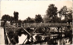 Montgeron Passerelle sur I'Yerres France -
																					91230 Montgeron
																			