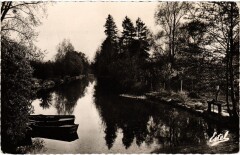 Ballancourt Les Bords de l'Essonne au Petit Saussaye France