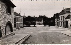Boutigny s Essonne La Place Charles-Baudouin France