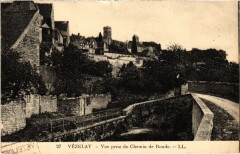 Vézelay Chemin de ronde à Vézelay