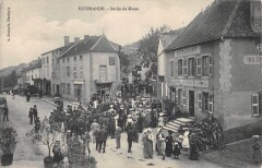 Yguerande - Sortie De Messe