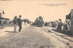 Env.de Royan - L'Arrivee Du Tram A La Grande Cote - Train à Royan