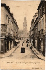 Moulins - La Rue de l'Horloge et la Tour Jacquemart à Moulins