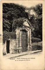 Sceaux Porte d'entree du petit Chateau France à Sceaux