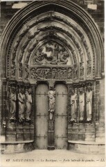 Saint-Denis La Basilique, Porte laterale de gauche France à Saint-Denis
