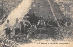 Hutte Et Chantier De Sabotiers Dans La Foret De L'Assise