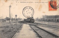 Miramas Aviation - Arrivee D'Un Rapide En Gare - Train à Miramas