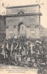 Montpellier - Meeting Viticole 1907 - Passage Du Defile Des Gueux Sous L' -
																					34070 Montpellier
																			