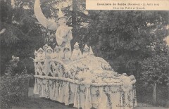 Cavalcade De Ballee - Mayenne - 25 Aout 1912 - Char Des Petits Et Des Gra à Mayenne