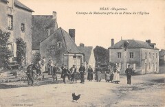 Neau - Groupe De Maisons Pris De La Place De L'Eglise