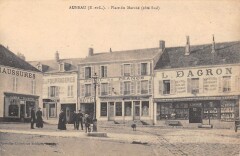 Auneau - Place Du Marche - Cote Sud