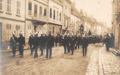 Carte Photo - Courville Catastrophe Du Chemin De Fer - Les Obseques N°8 -
													28 Eure et Loir
												