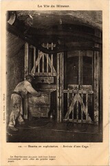 La vie du mineur Beurtia en exploitation arrivé d'une cage Mining