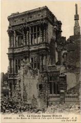 Arras Hotel de Ville ruines Guerre à Arras