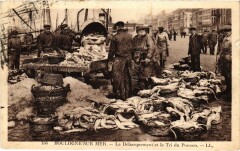 Boulogne-sur-Mer Débarquement de poisson et le tri à Boulogne-sur-Mer