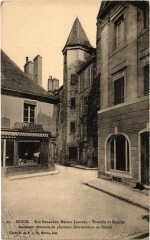 Semur Rue Renaudot -
													21 Côte d'Or
												