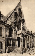 Dijon Porche du Palais de Justice à Dijon