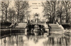 Dijon Jardins de la Place Darcy la cascade à Dijon