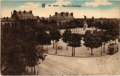 Dijon Place de la Republique à Dijon