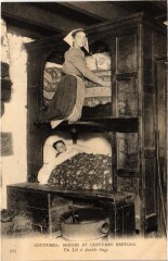 Folklore Un lit a double étage