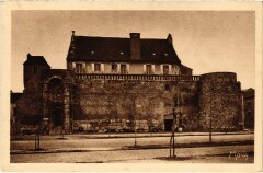 Sens La Poterne des Quatre-Mares