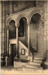 Sens la Cathédrale Escalier du trésor