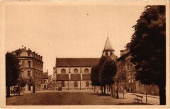 Mouy Place de la mairie