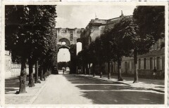 Chantilly Porte Saint-Denis à Antilly