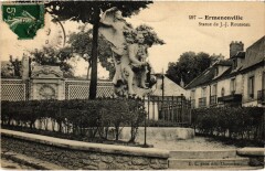 Ermenonville Satue de J.J. Rousseau à Ermenonville
