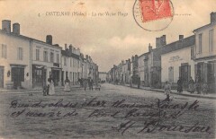 Castelnau De Medoc - La Rue Victor Hugo