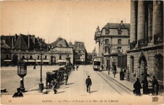 Dijon La Place d'Armes et la Rue de la Liberte France à Dijon