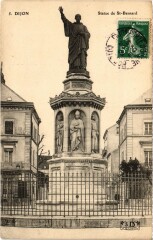 Dijon Statue de Saint-Bernard France à Dijon