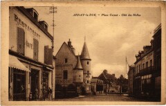 Arnay-le-Duc Place Carnot-Cote des Halles France à Arnay-le-Duc