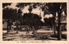 Fouras Place Carnot et Eglise à Fouras