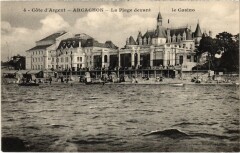 Arcachon La plage devant le Casino à Arcachon