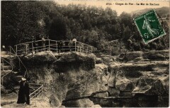 Gorges du Fier Le mer de Rochers