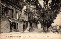 Mantes-la-Jolie Porte aux Pretres et Quai des Cordeliers à Mantes-la-Jolie