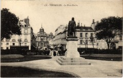 Versailles La Place Hoche à Versailles