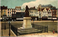 Beauvais Statue de Jeanne-Hachette à Beauvais