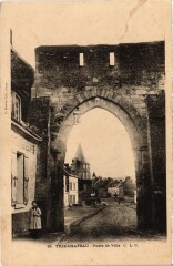 Trie-Chateau Porte de Ville à Ville