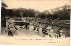 Dampierre Chateau - Les Parterres Est - Vus du Peron